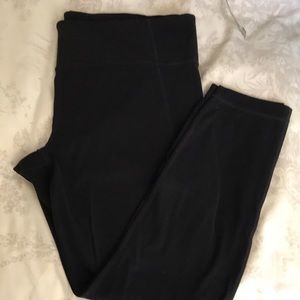 Athleta black capri leggings